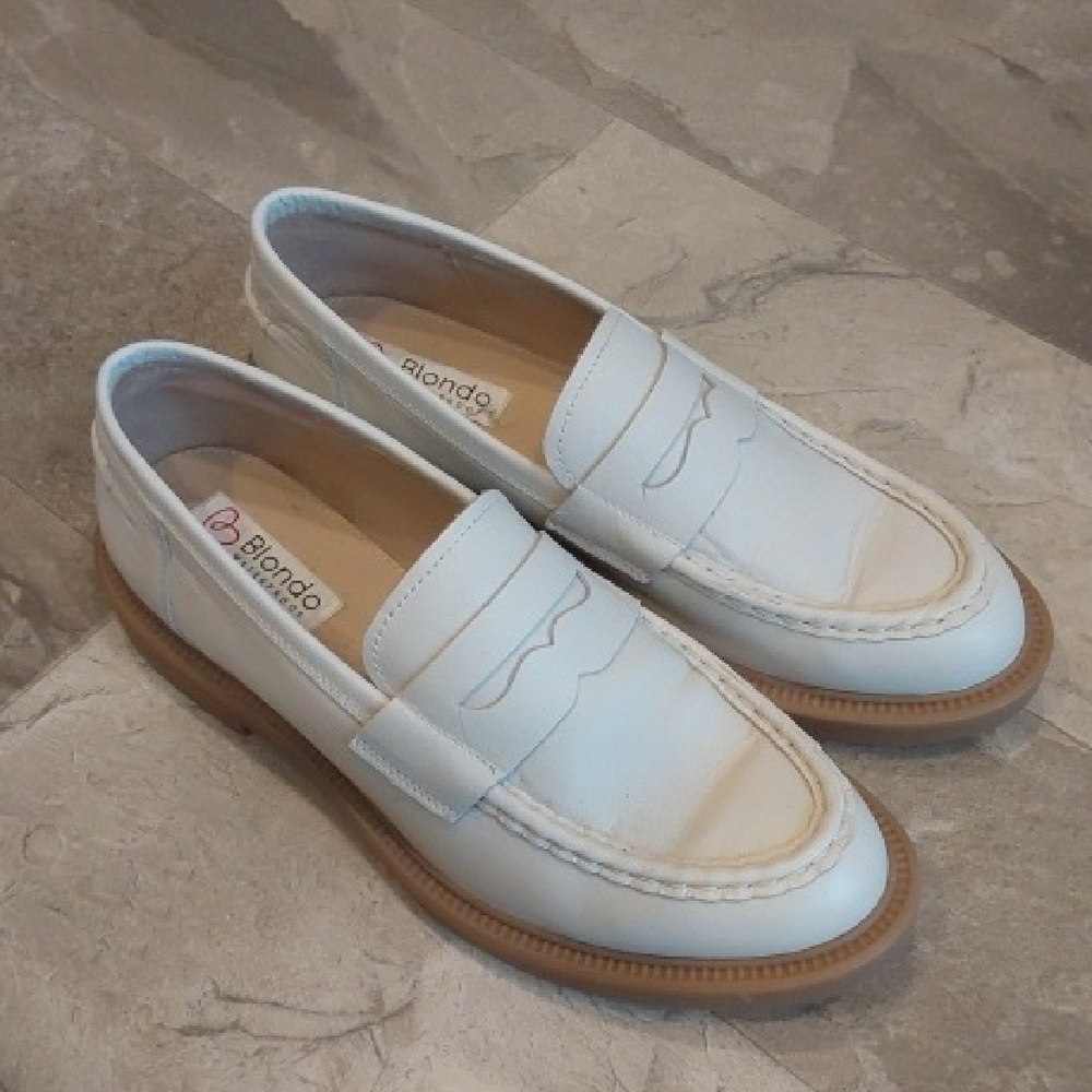 Blondo Women's Cream Leather Loafers